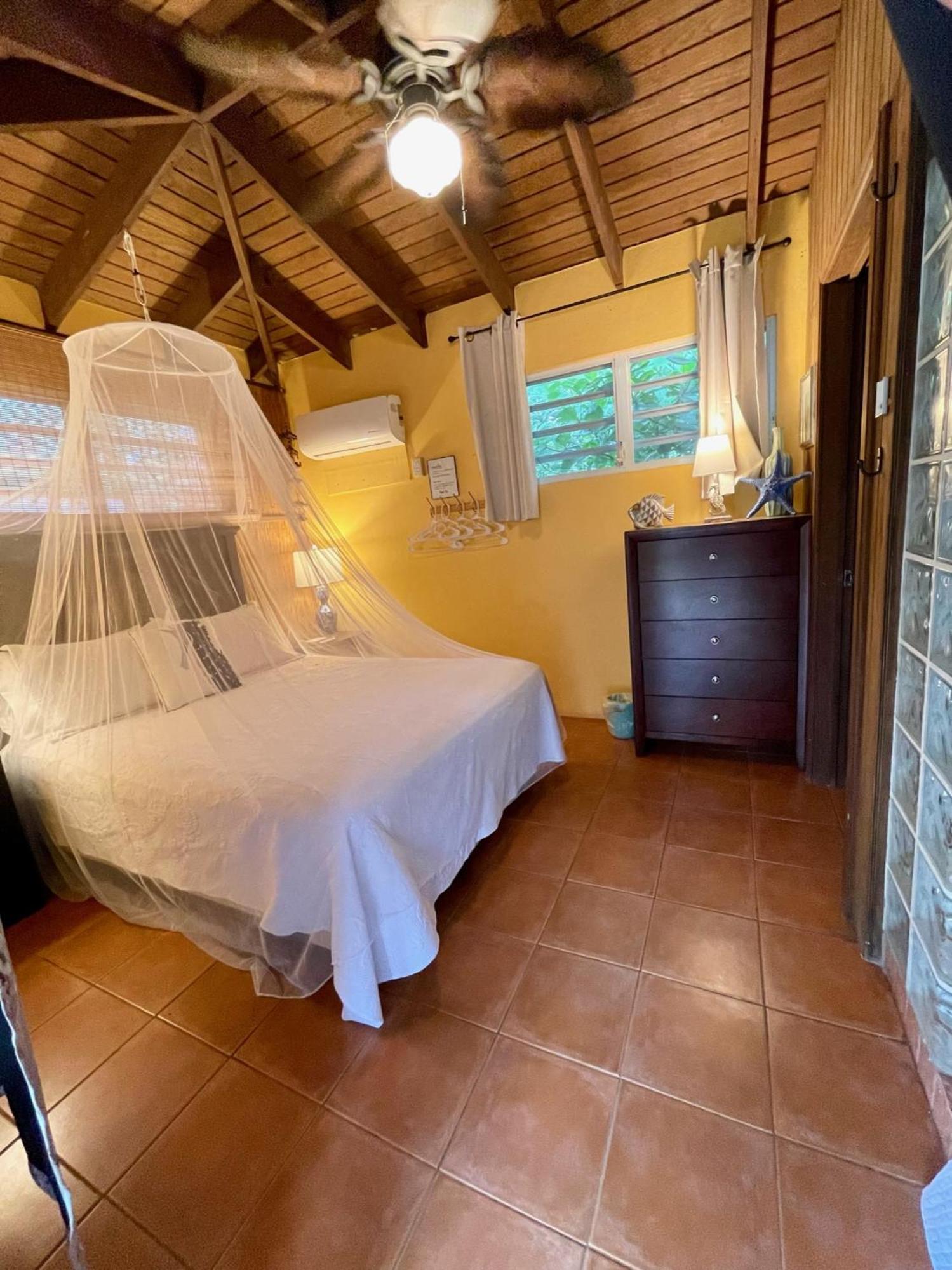 Esperanza Inn Guesthouse (Adults Only) Vieques Bilik gambar
